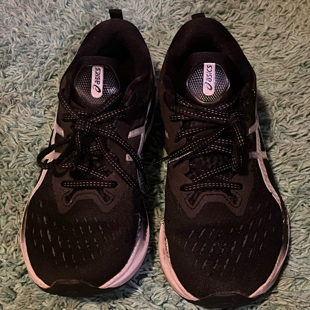ASICS Novablast 2